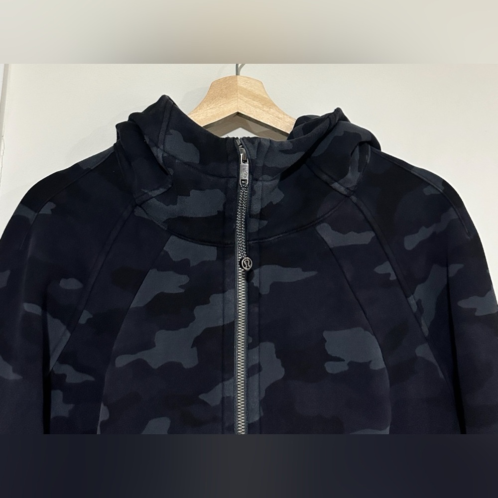 Lululemon Scuba Hoodie Light Cotton Camo Fleece Size 14 - Picture 5 of 9